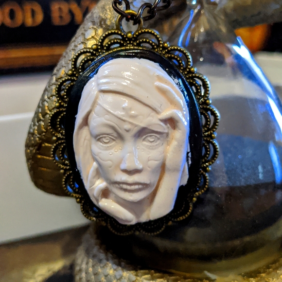 Día de los Muertos Cameo - Picture 7 of 9